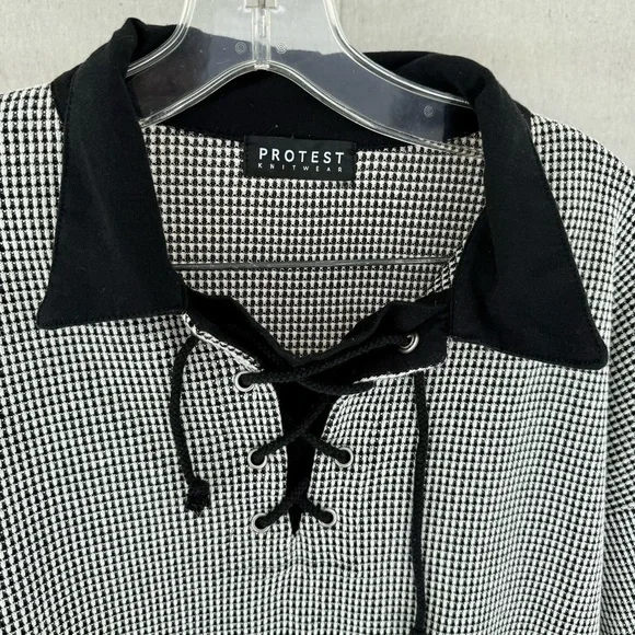 Vintage Protest Knitwear Black/White Knit Men's Short Sleeve Shirt See Measure. - Picture 3 of 5